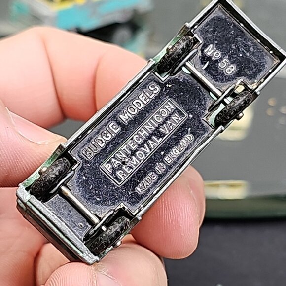 Lesney Budgie Diecast Buses And Vans 4pcs Total Vintage Collectibles England - Picture 9 of 13